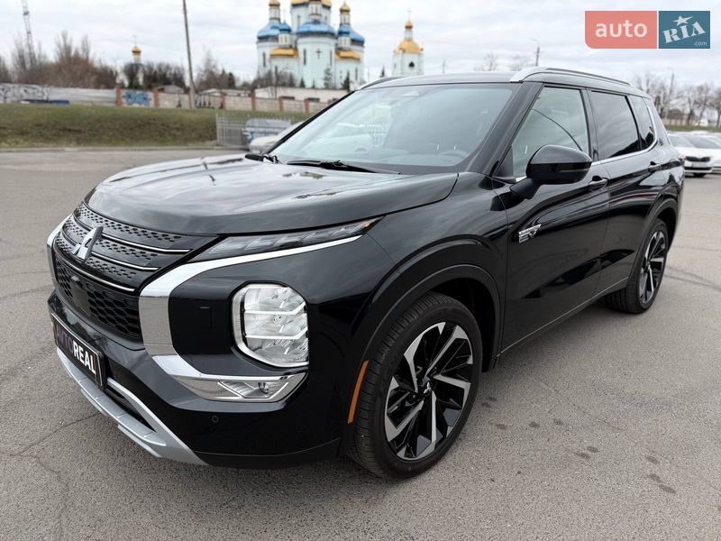 Внедорожник / Кроссовер Mitsubishi Outlander 2024 в Кривом Роге