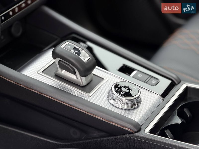 Внедорожник / Кроссовер Mitsubishi Outlander 2024 в Кривом Роге