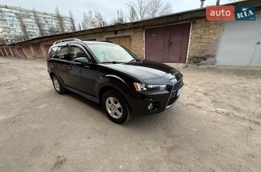 Позашляховик / Кросовер Mitsubishi Outlander 2011 в Києві