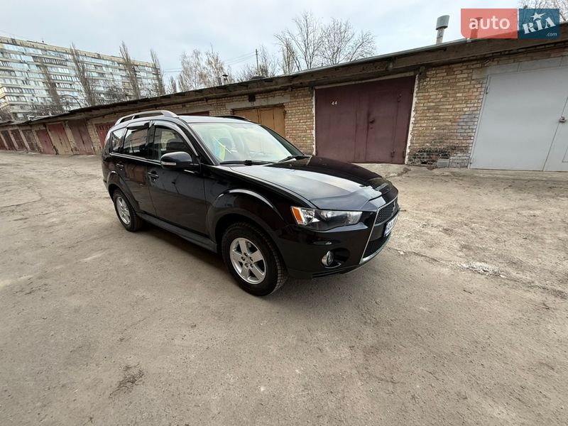 Mitsubishi Outlander 2011