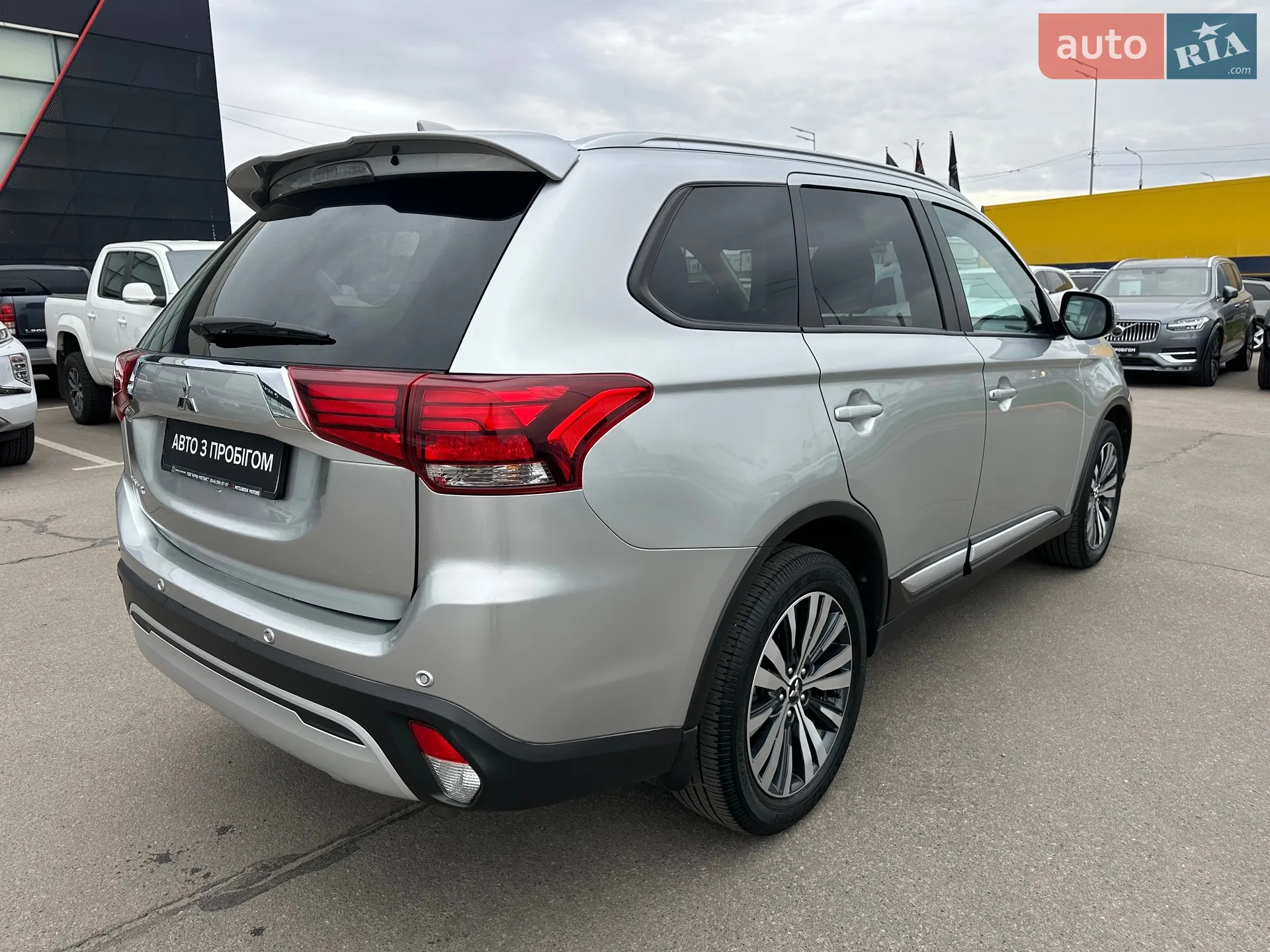 2022 Mitsubishi Outlander - мініатюра 8
