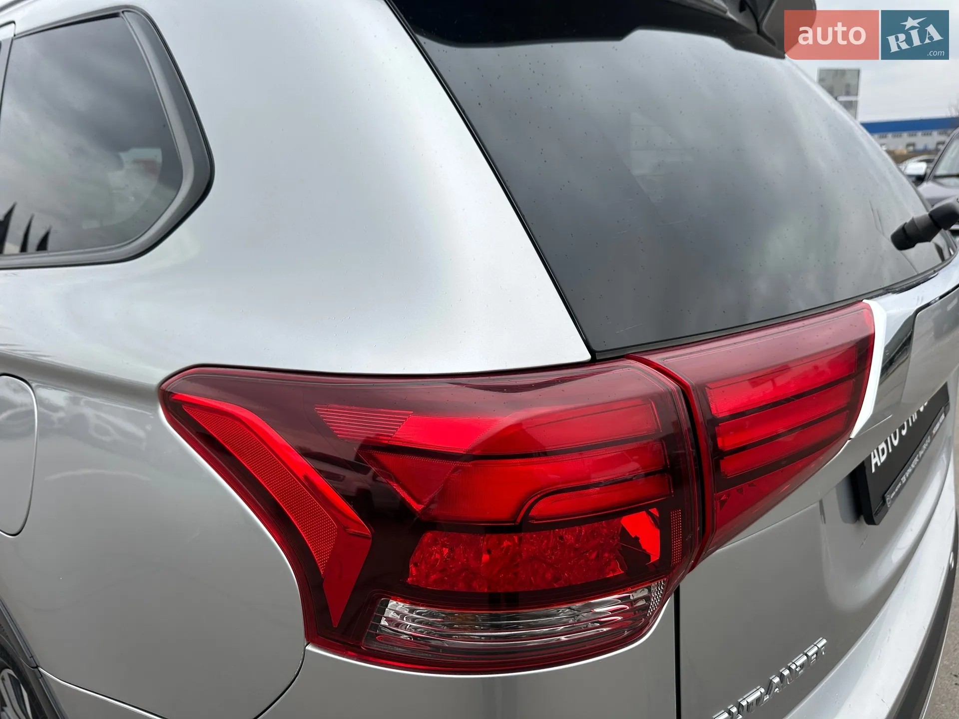2022 Mitsubishi Outlander - мініатюра 12