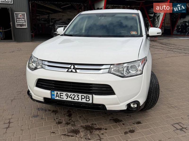 Mitsubishi Outlander 2013