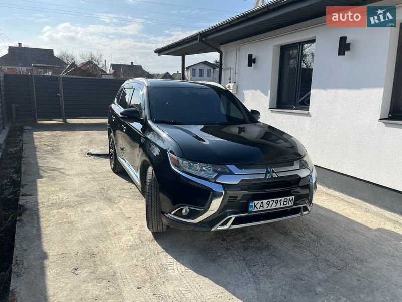 Внедорожник / Кроссовер Mitsubishi Outlander 2017 в Белой Церкви