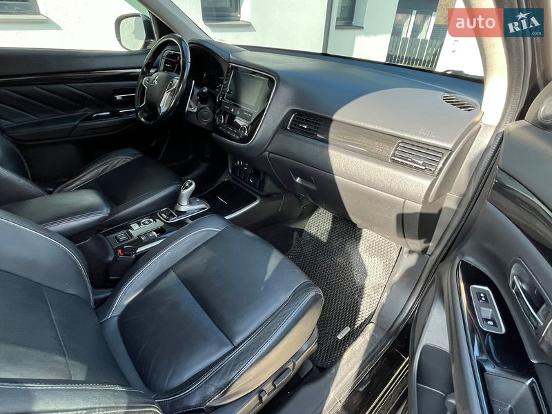 Внедорожник / Кроссовер Mitsubishi Outlander 2017 в Белой Церкви