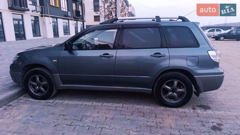 Внедорожник / Кроссовер Mitsubishi Outlander 2003 в Ирпене фото 3 Внедорожник / Кроссовер Mitsubishi Outlander 2003 в Ирпене