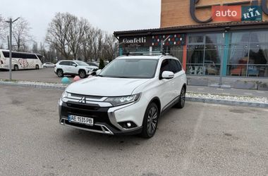 Позашляховик / Кросовер Mitsubishi Outlander 2020 в Дніпрі