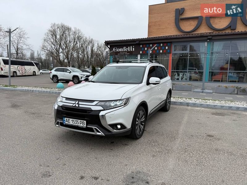 Mitsubishi Outlander 2020