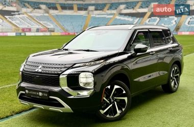 Внедорожник / Кроссовер Mitsubishi Outlander 2022 в Одессе