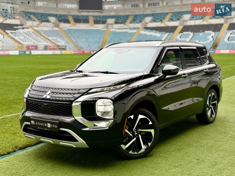 Внедорожник / Кроссовер Mitsubishi Outlander 2022 в Одессе