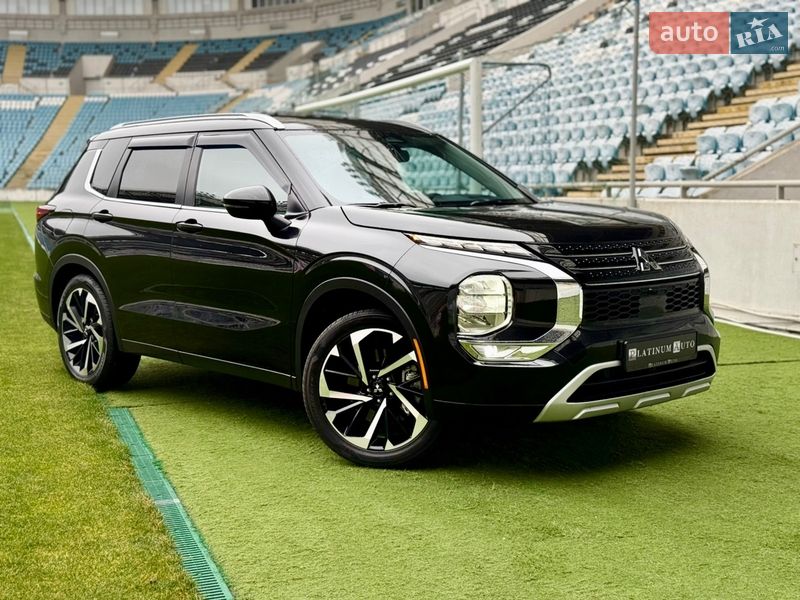 Внедорожник / Кроссовер Mitsubishi Outlander 2022 в Одессе