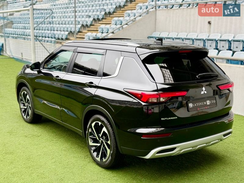 Внедорожник / Кроссовер Mitsubishi Outlander 2022 в Одессе