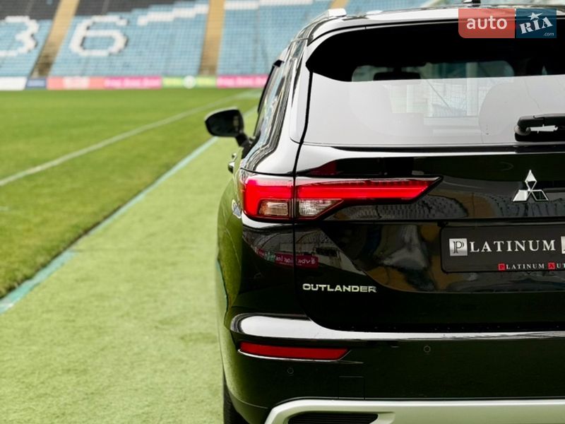Внедорожник / Кроссовер Mitsubishi Outlander 2022 в Одессе