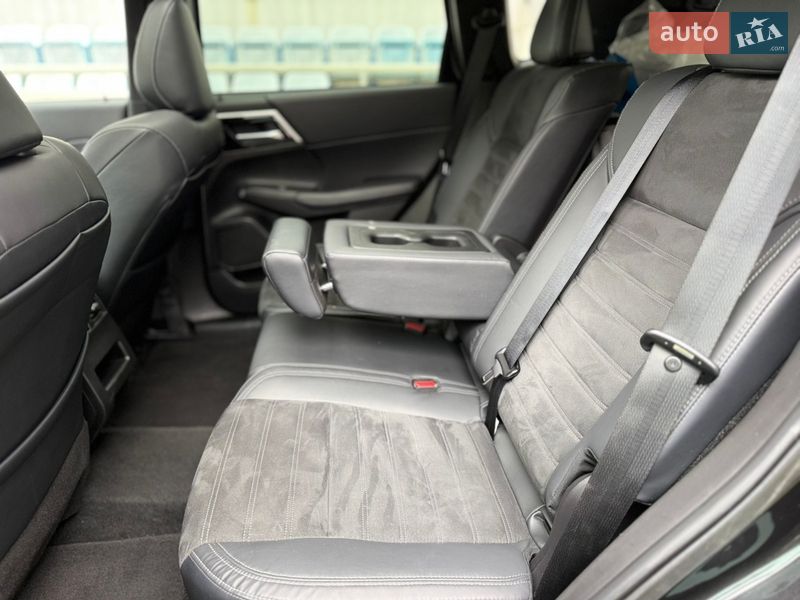 Внедорожник / Кроссовер Mitsubishi Outlander 2022 в Одессе