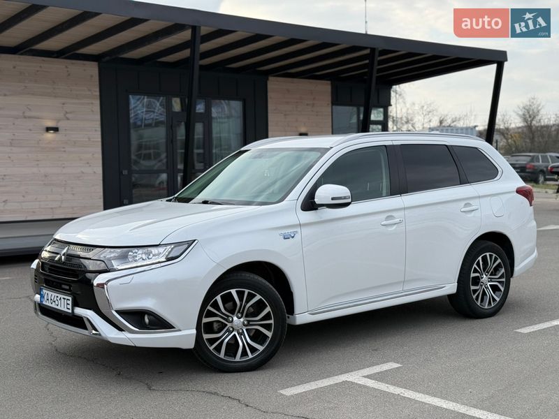Внедорожник / Кроссовер Mitsubishi Outlander 2017 в Киеве фото 4 Внедорожник / Кроссовер Mitsubishi Outlander 2017 в Киеве