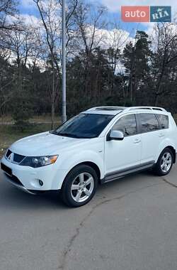 Позашляховик / Кросовер Mitsubishi Outlander 2009 в Києві