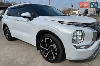 Позашляховик / Кросовер Mitsubishi Outlander 2023 в Києві