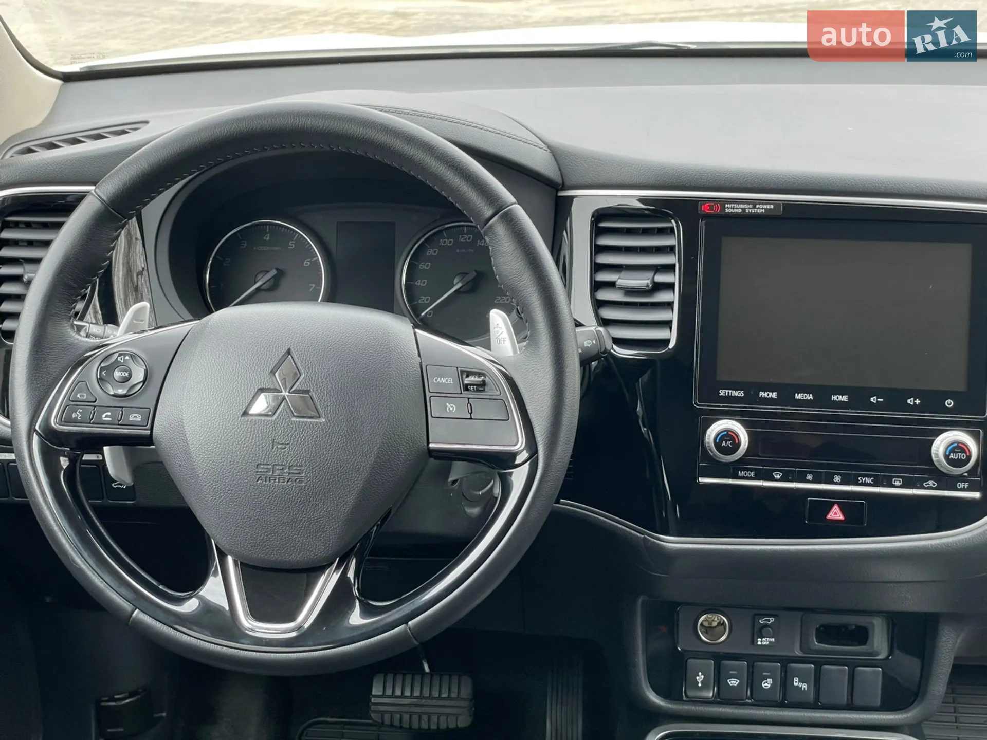 2020 Mitsubishi Outlander - мініатюра 27