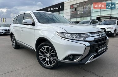 Внедорожник / Кроссовер Mitsubishi Outlander 2021 в Киеве