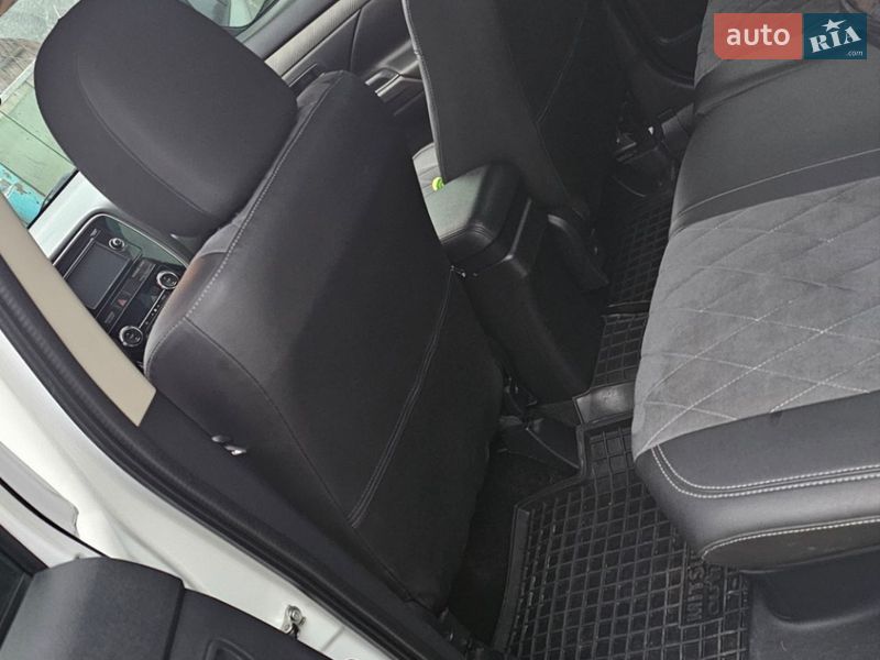 Внедорожник / Кроссовер Mitsubishi Outlander 2013 в Киеве