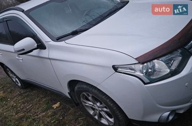 Внедорожник / Кроссовер Mitsubishi Outlander 2013 в Киеве
