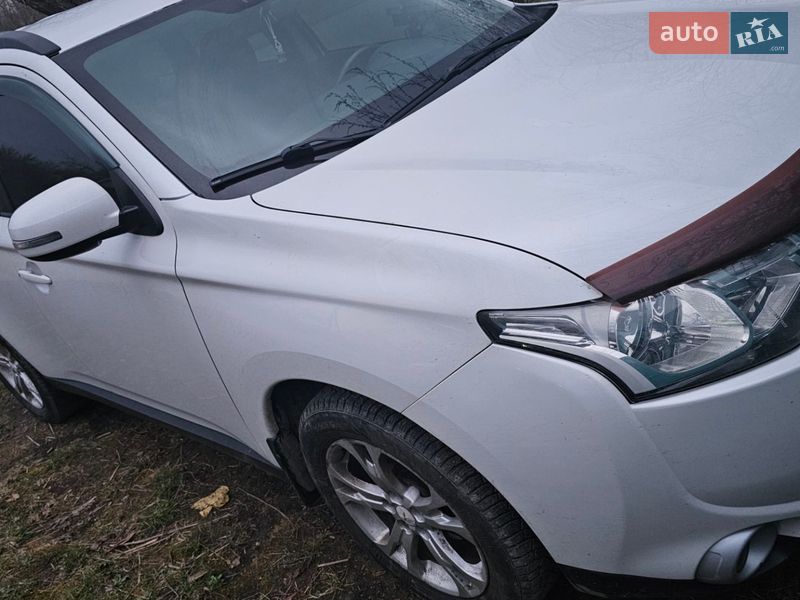 Mitsubishi Outlander 2013