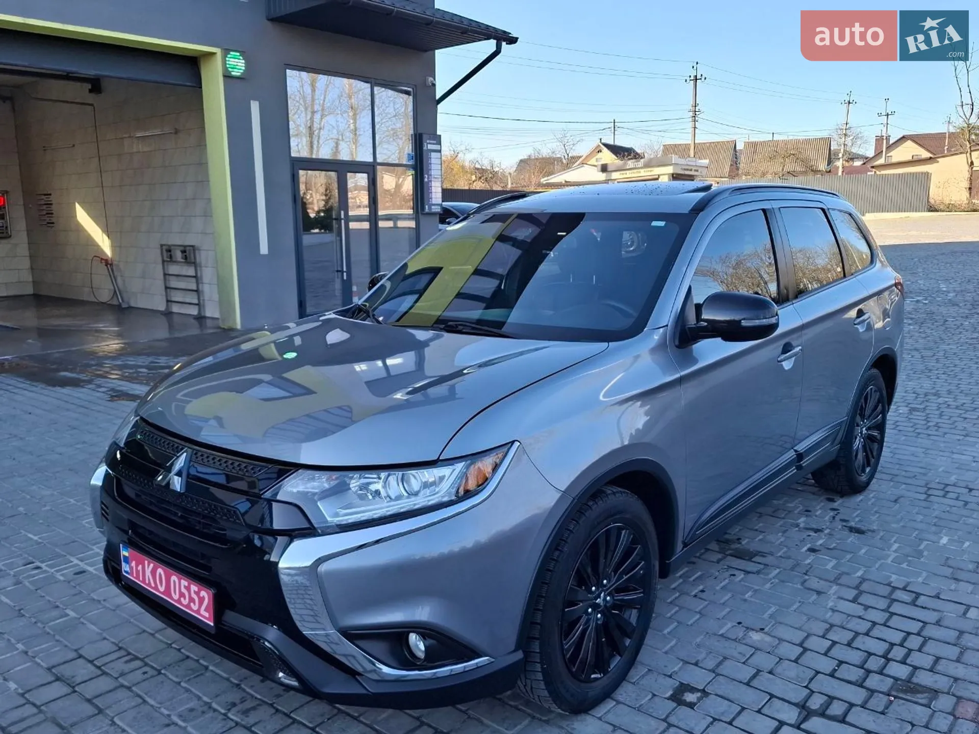2020 Mitsubishi Outlander - фото 1