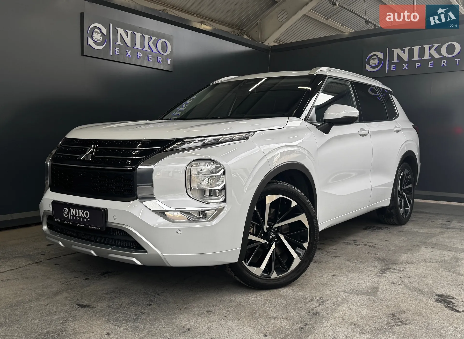 2024 Mitsubishi Outlander - фото 1