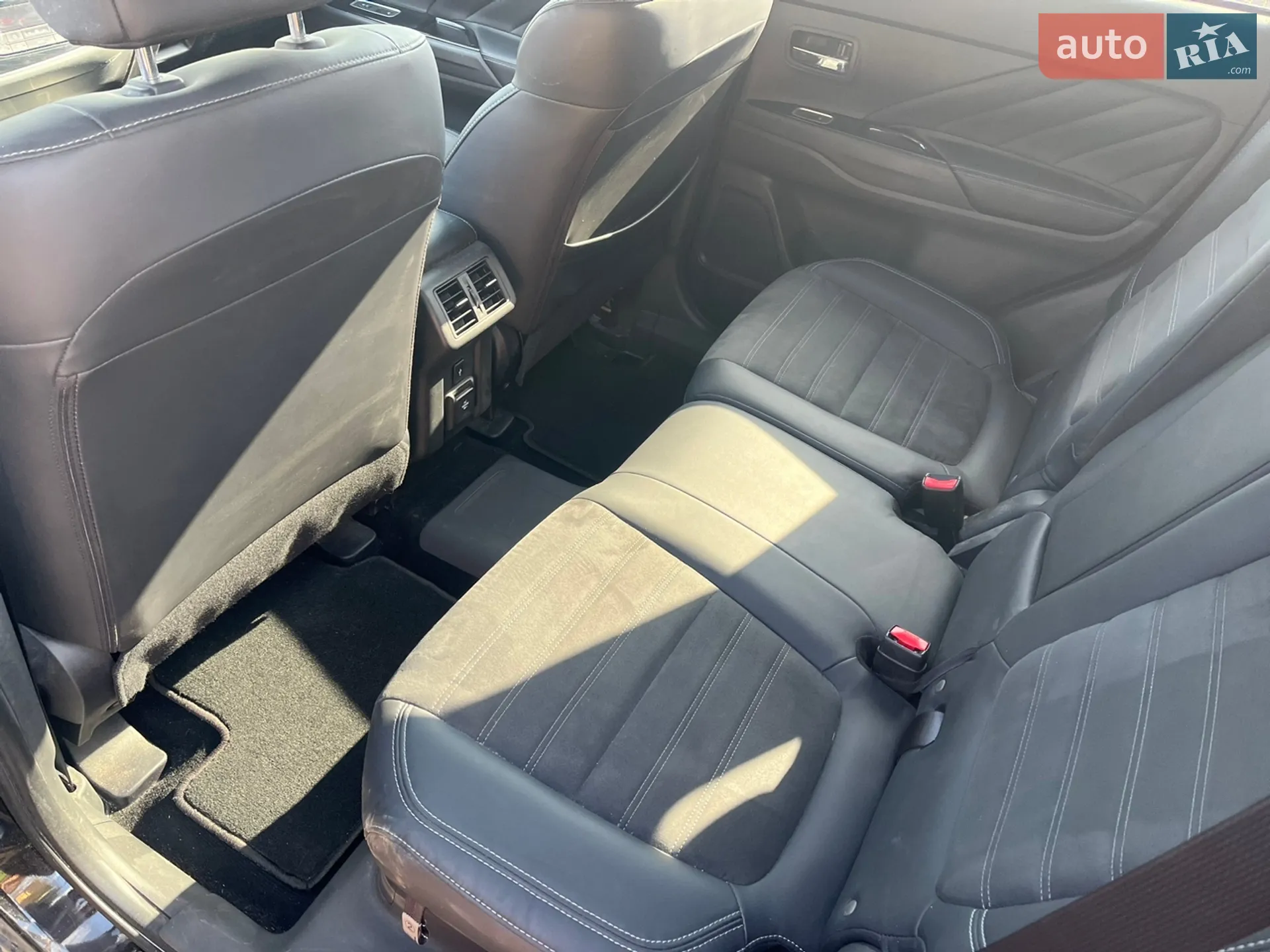 2019 Mitsubishi Outlander - мініатюра 12