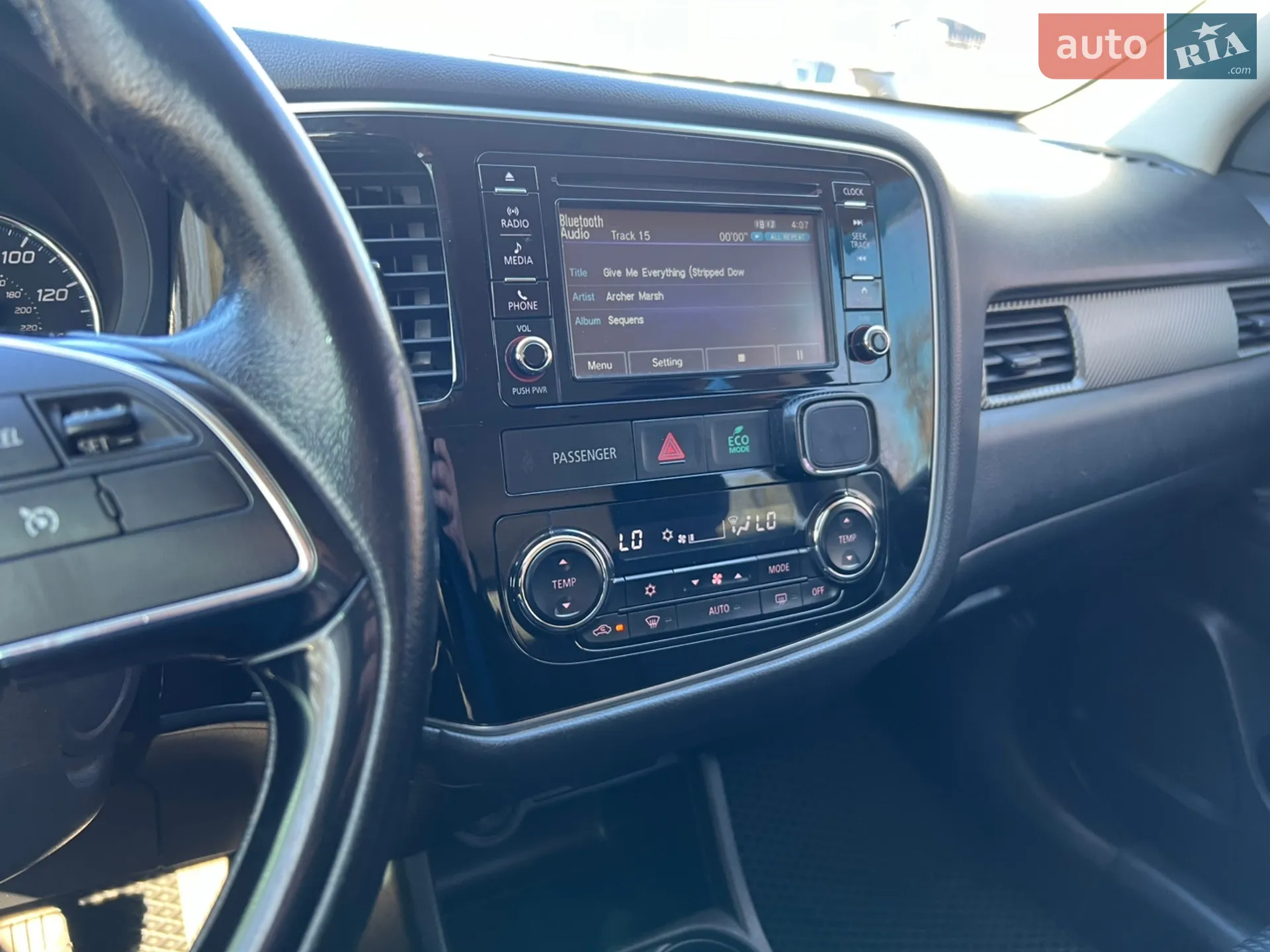 2015 Mitsubishi Outlander - мініатюра 15