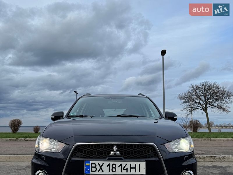 Внедорожник / Кроссовер Mitsubishi Outlander 2012 в Черкассах