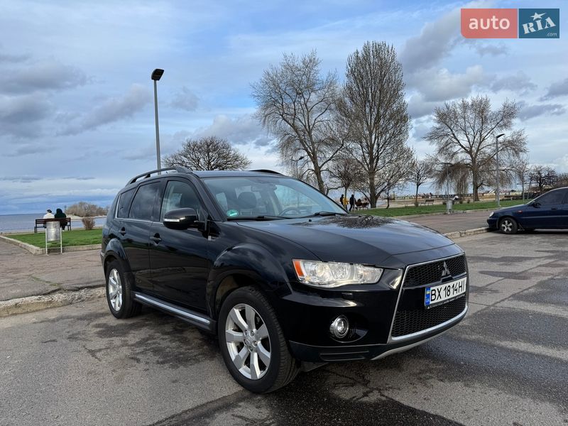 Внедорожник / Кроссовер Mitsubishi Outlander 2012 в Черкассах