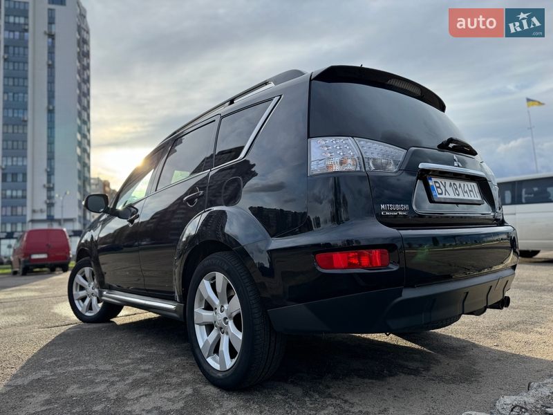 Внедорожник / Кроссовер Mitsubishi Outlander 2012 в Черкассах