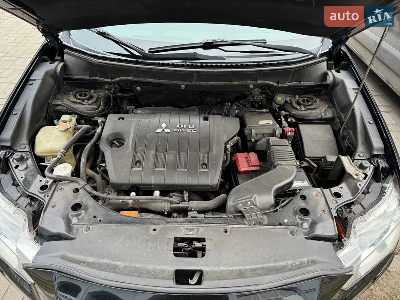 Внедорожник / Кроссовер Mitsubishi Outlander 2012 в Черкассах