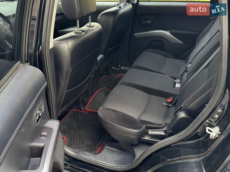 Внедорожник / Кроссовер Mitsubishi Outlander 2012 в Черкассах