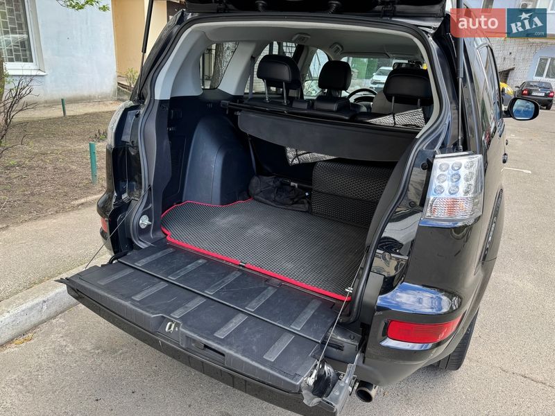 Внедорожник / Кроссовер Mitsubishi Outlander 2012 в Черкассах