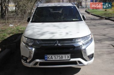 Внедорожник / Кроссовер Mitsubishi Outlander 2019 в Житомире
