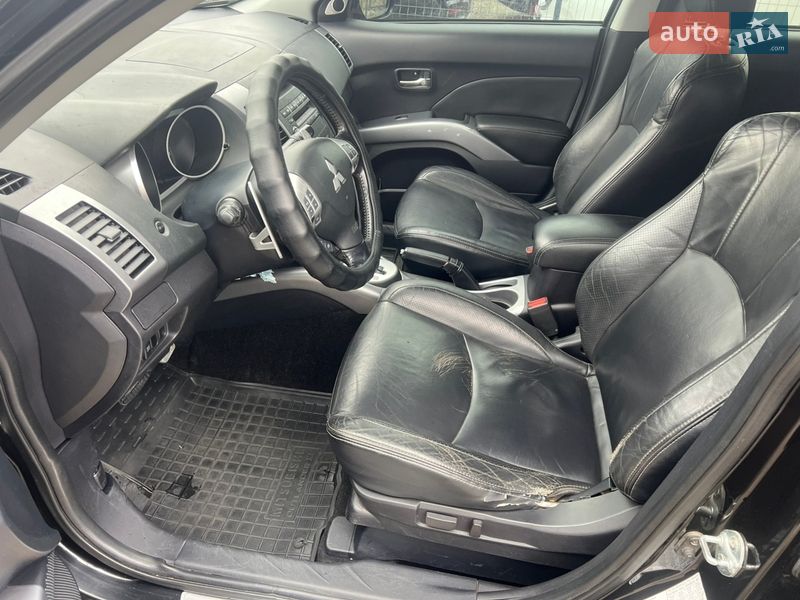 Позашляховик / Кросовер Mitsubishi Outlander 2008 в Києві