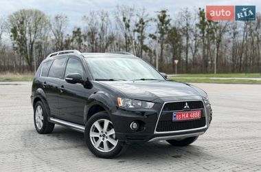 Позашляховик / Кросовер Mitsubishi Outlander 2010 в Радивиліві