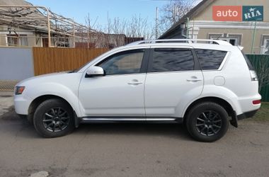 Внедорожник / Кроссовер Mitsubishi Outlander 2010 в Измаиле