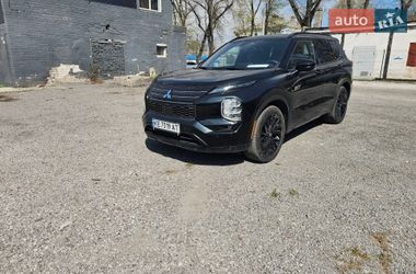 Позашляховик / Кросовер Mitsubishi Outlander 2024 в Кам'янському