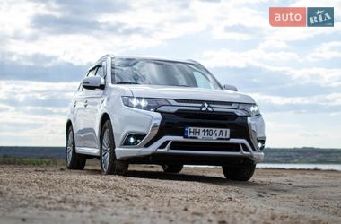 Позашляховик / Кросовер Mitsubishi Outlander 2019 в Одесі