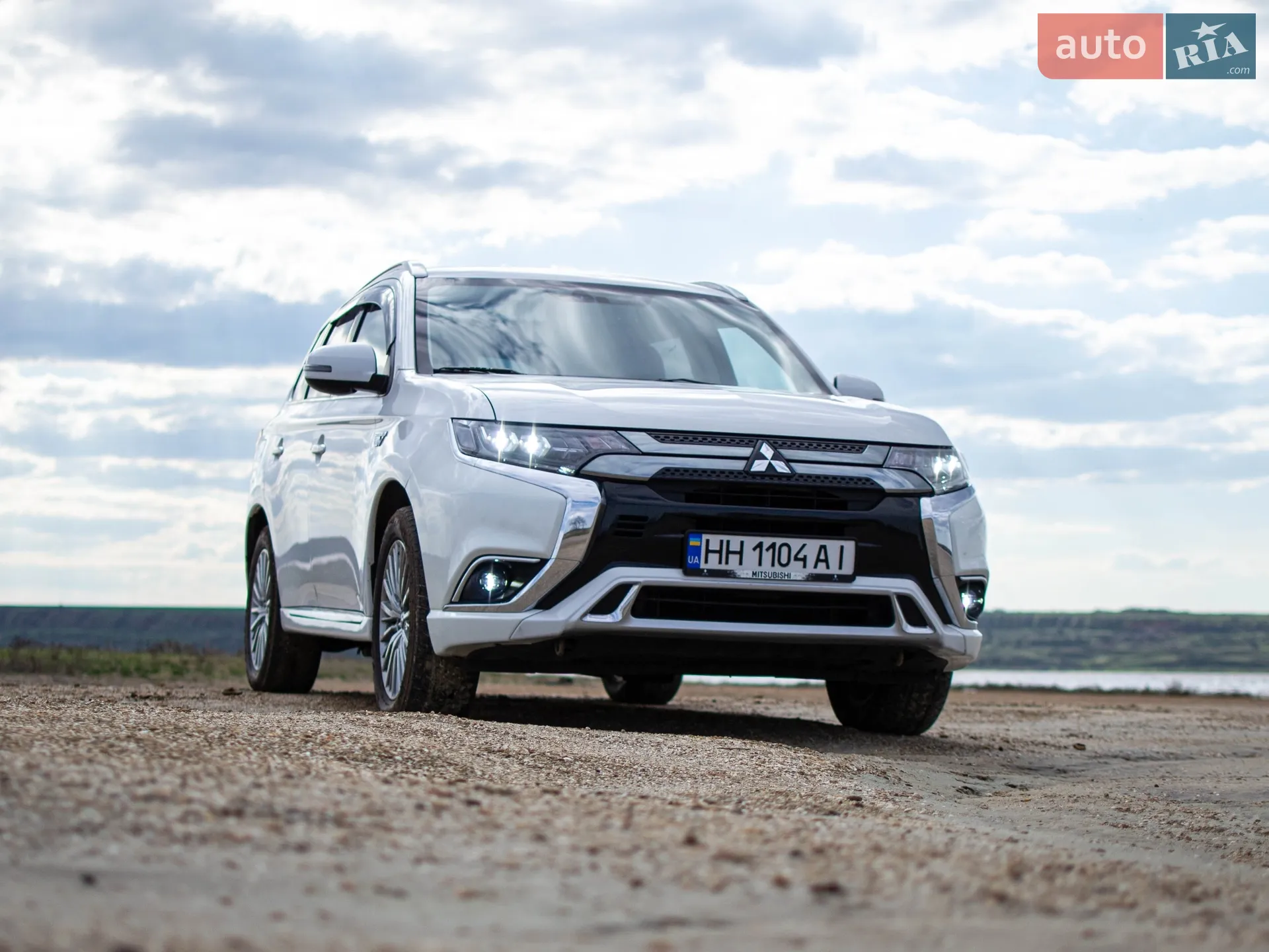 2019 Mitsubishi Outlander - мініатюра 2