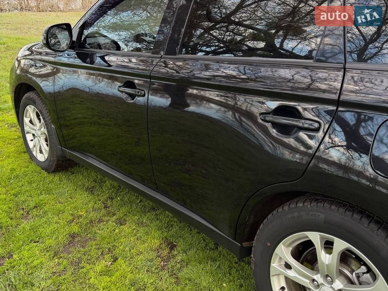 Позашляховик / Кросовер Mitsubishi Outlander 2012 в Гадячі