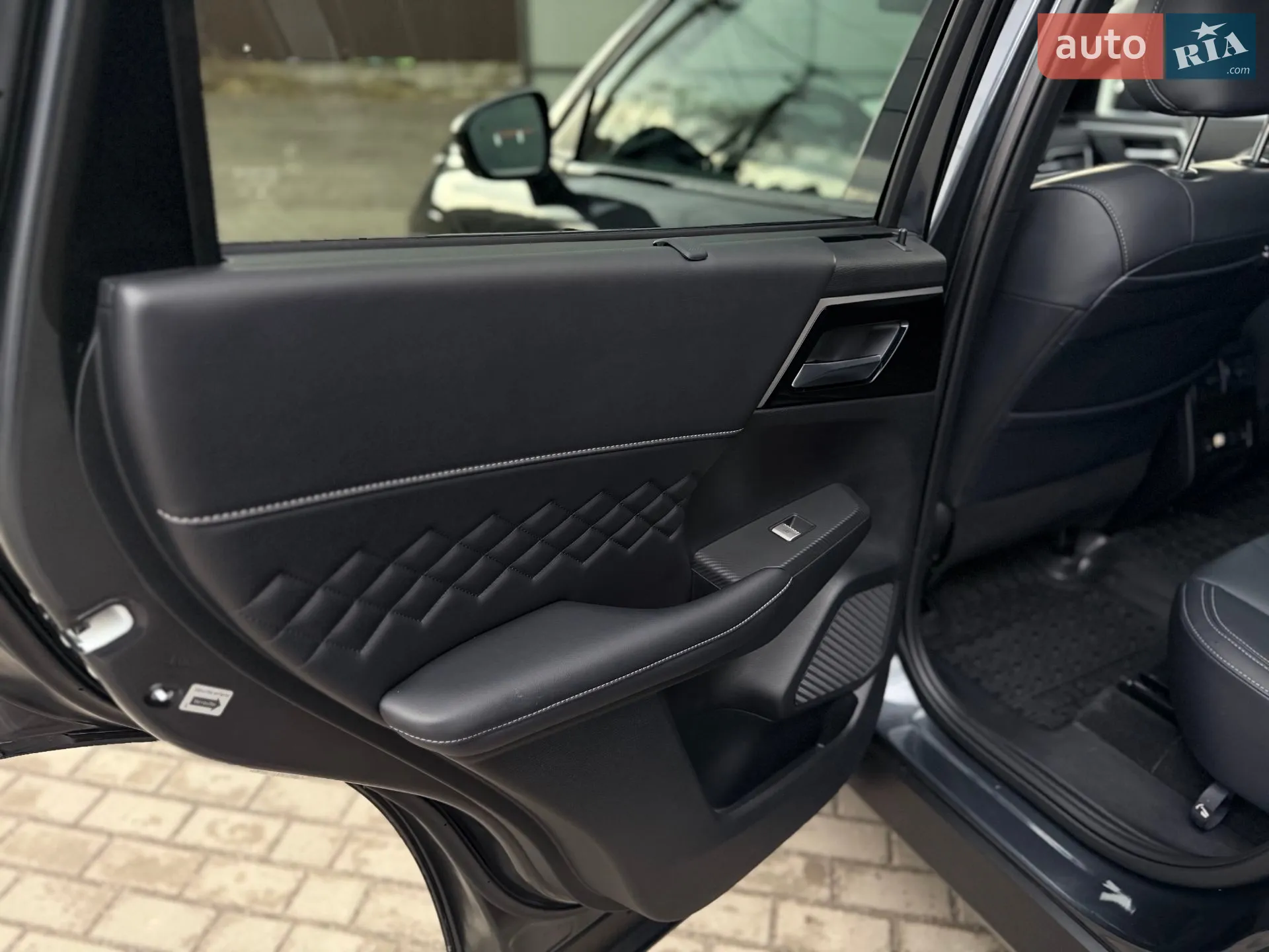 2024 Mitsubishi Outlander - мініатюра 18