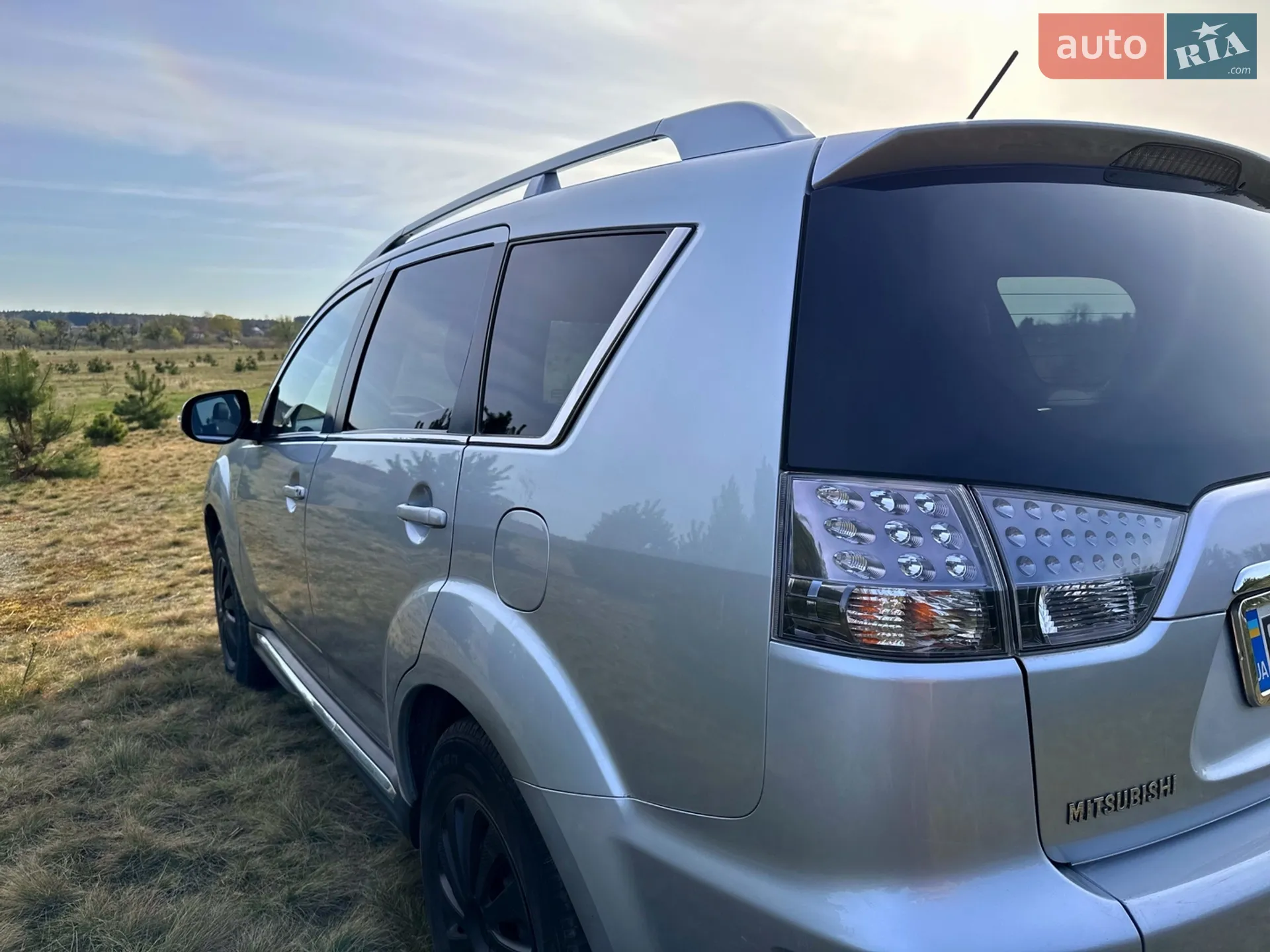 2010 Mitsubishi Outlander - мініатюра 16