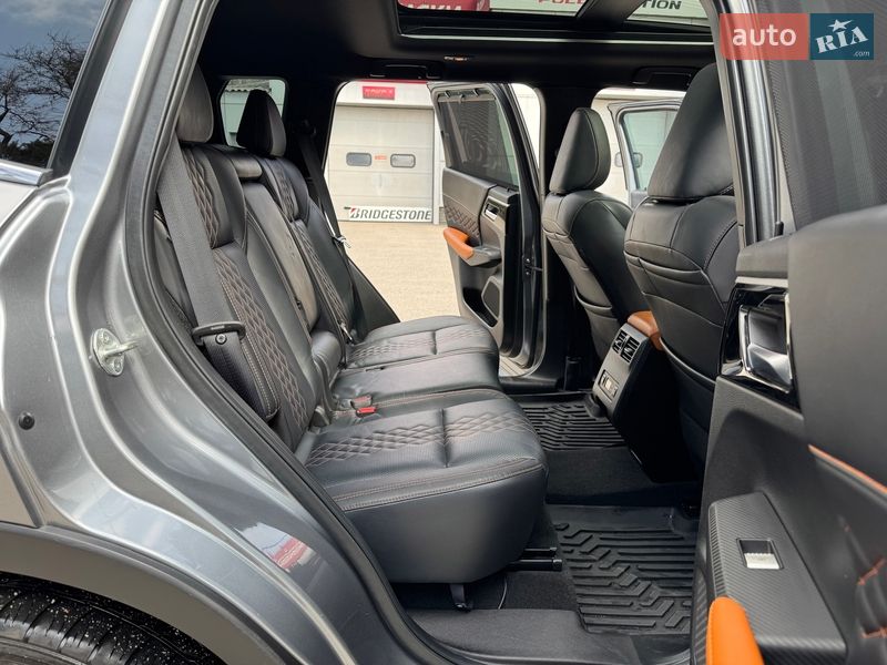 Внедорожник / Кроссовер Mitsubishi Outlander 2021 в Запорожье