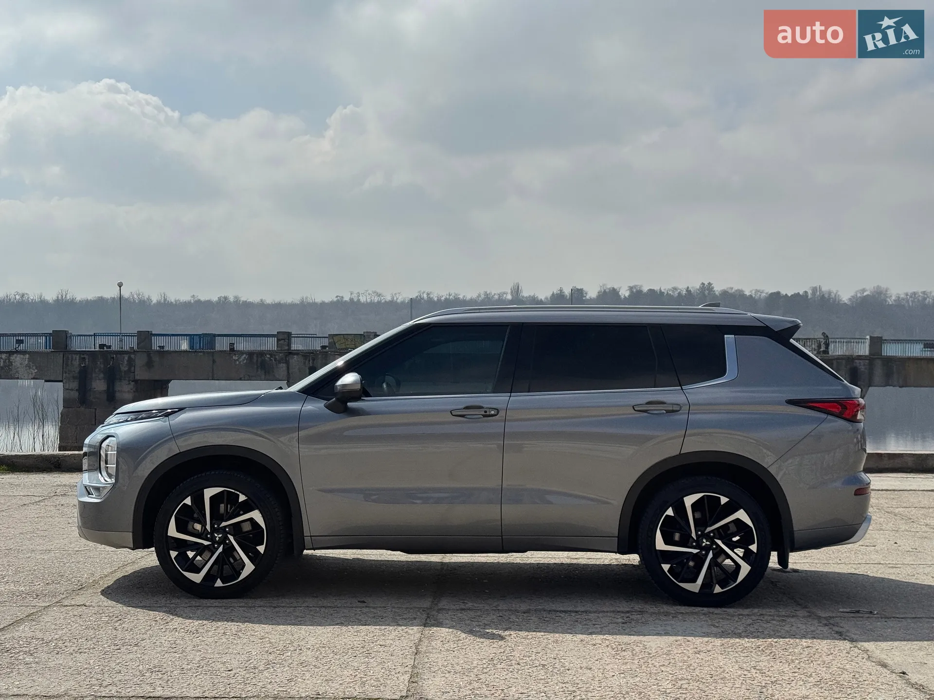 2021 Mitsubishi Outlander - мініатюра 15