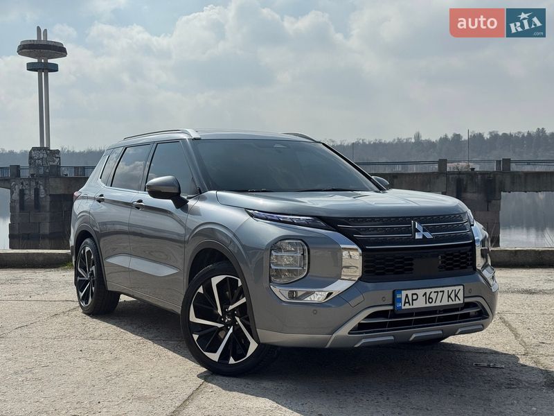 Внедорожник / Кроссовер Mitsubishi Outlander 2021 в Запорожье