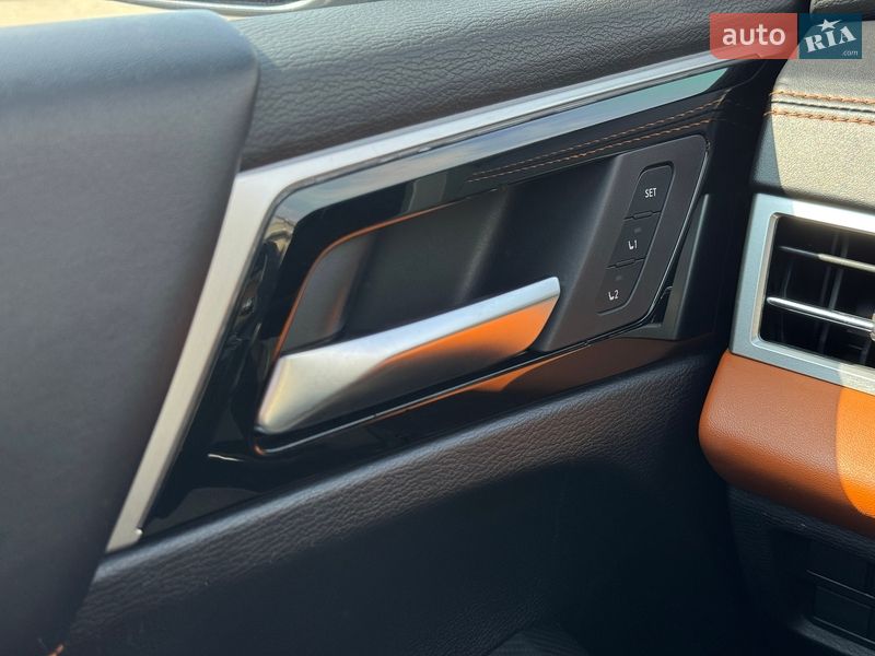 Внедорожник / Кроссовер Mitsubishi Outlander 2021 в Запорожье